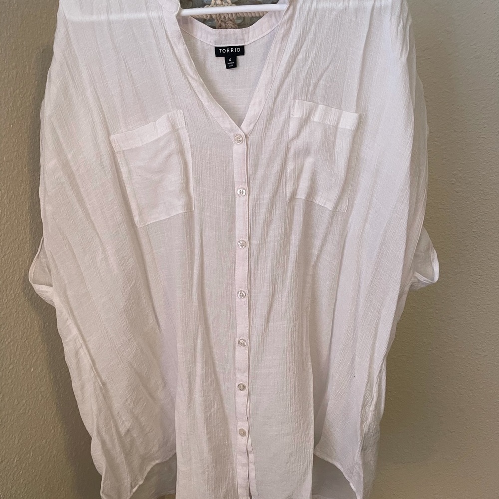 Torrid size 4 white blouse